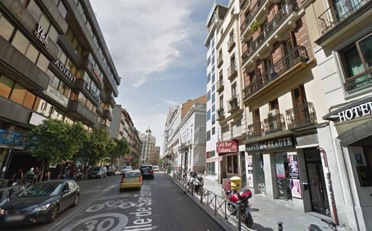 Ap Gran Via IV -Quinto Piso Sin Ascensor- Apartment Madrid Exterior photo